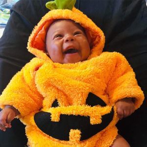 Meet your Posher, Thea